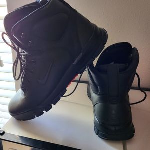 Nike Acg boots black